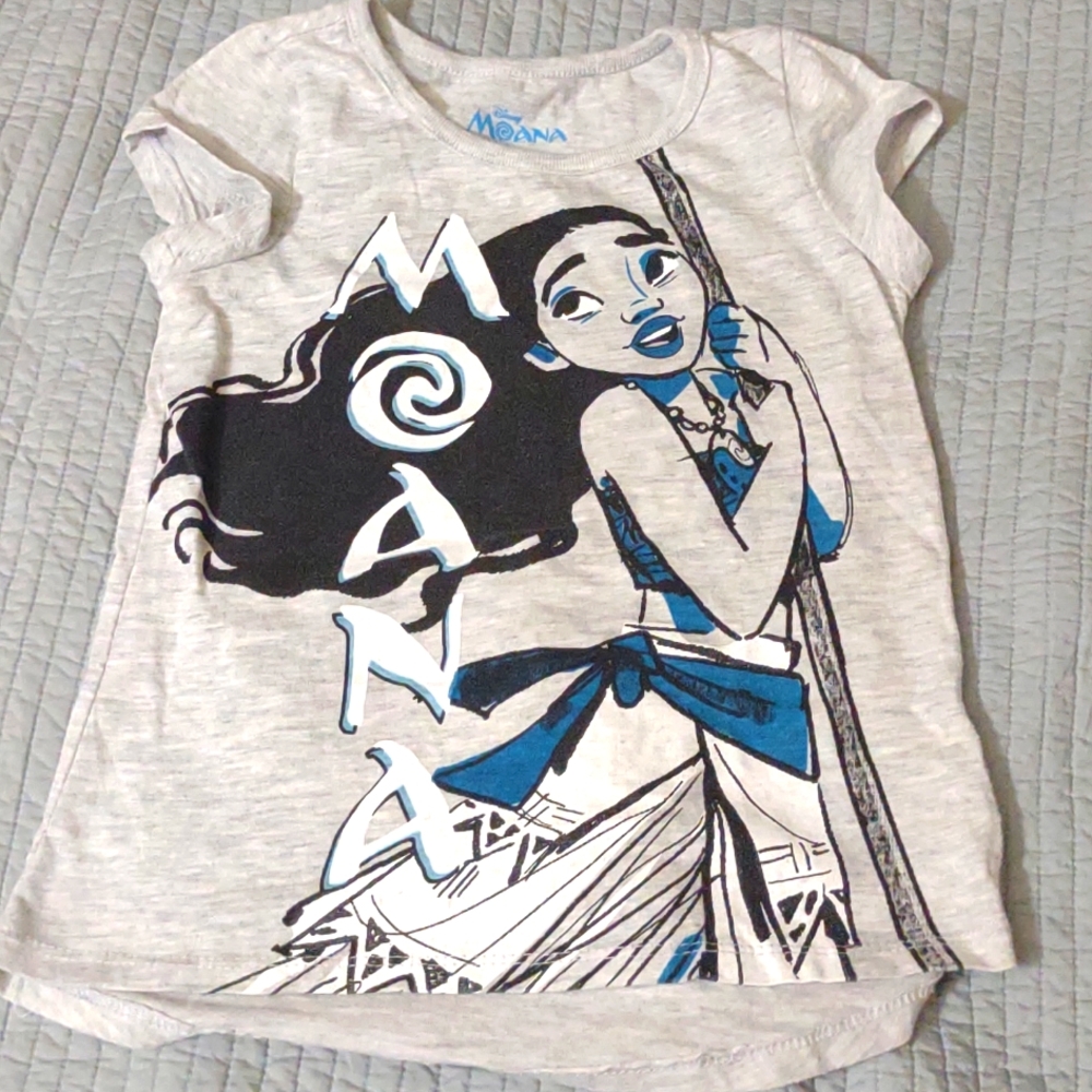 Disney Moana Girl's Shirt Size 5  3/$12